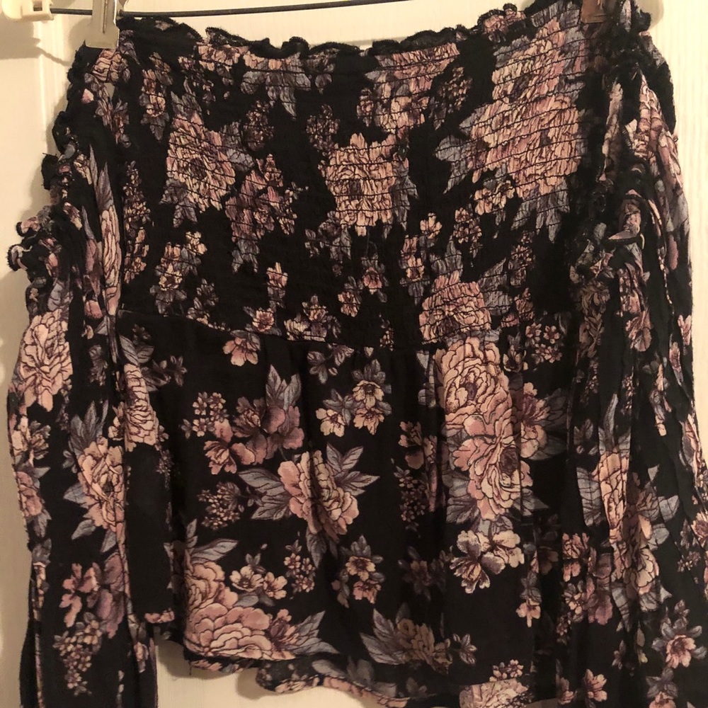 American Eagle off shoulder Crop Top